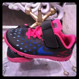 Kids Nike Shoes size 9